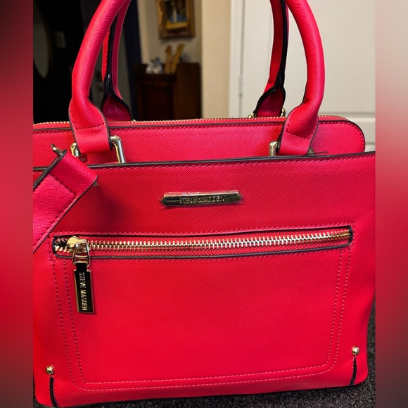 NWOT! BeAuTiFuL Steve Madden Red Handbag! ❤️ - Picture 2 of 11